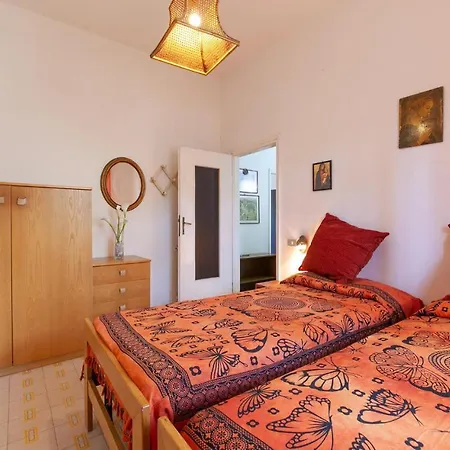 2 Bedroom Cozy In -pi- 公寓 蒂勒尼亚